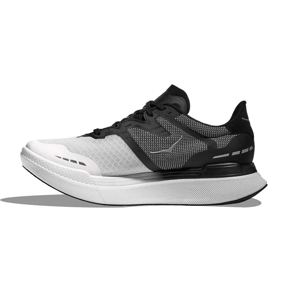 All Gender Transport X Running Shoe - Black/White- Regular (D)