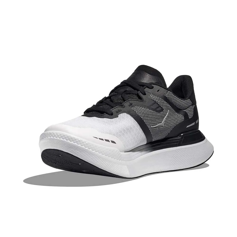 All Gender Transport X Running Shoe - Black/White- Regular (D)