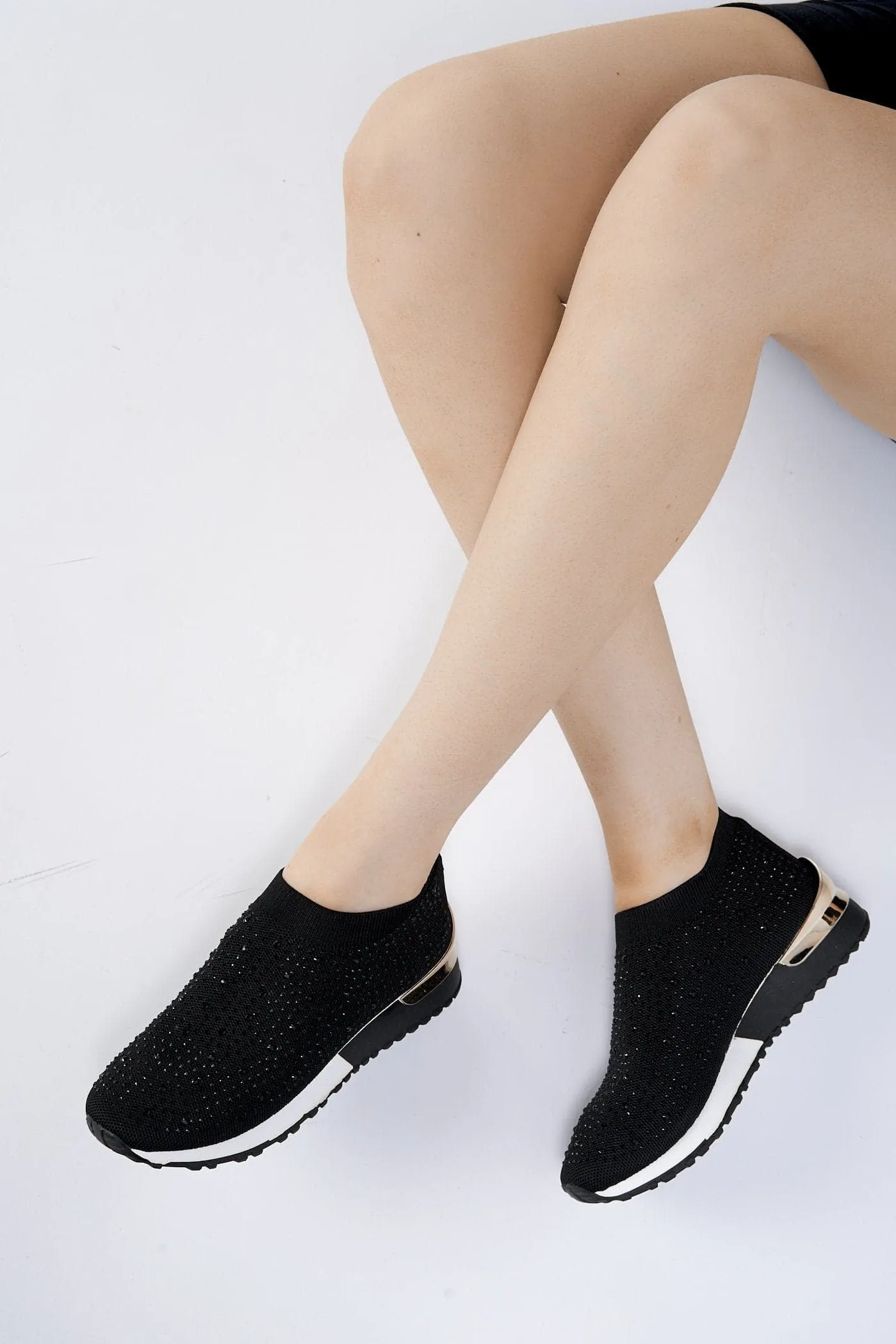 Ari Slip On Trainer in Black