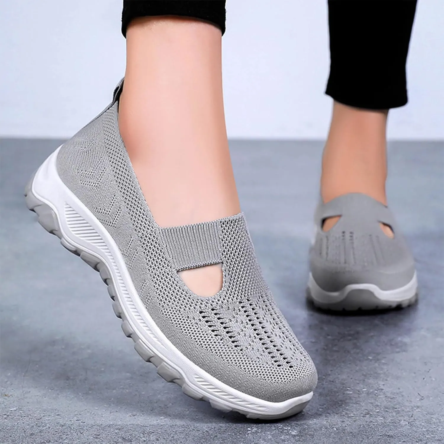 Fashion Summer Women Sports Shoes Flat Bottom Non Slip Mesh Hollow Upper Breathable Soft Women Summer Casual Sandals