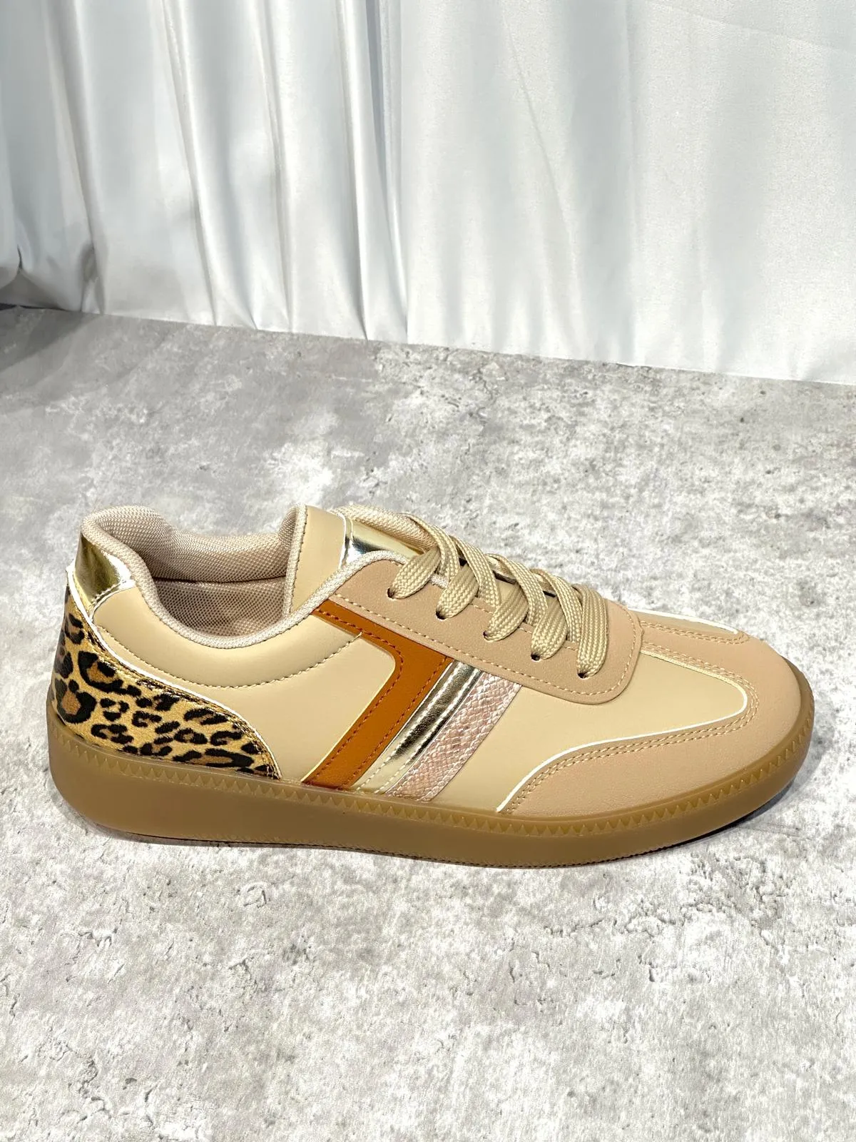 Leopard Trainer