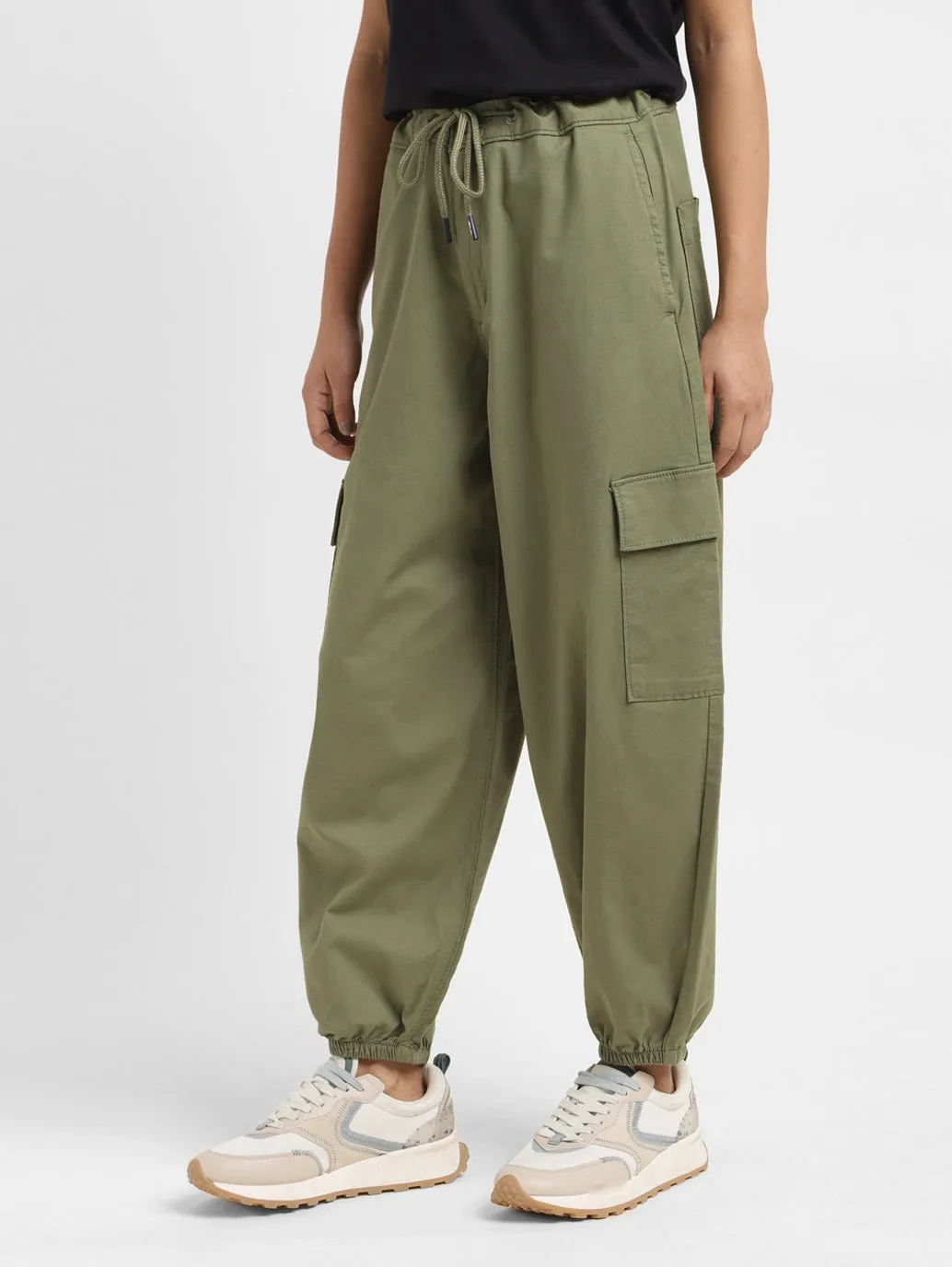Women's High Rise Green Loose Tapered Fit Trousers